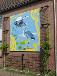 828643 Afbeelding van een paneel uit de serie 'Hollandse vogels', met een schildering van blauwe reigers, in het ...